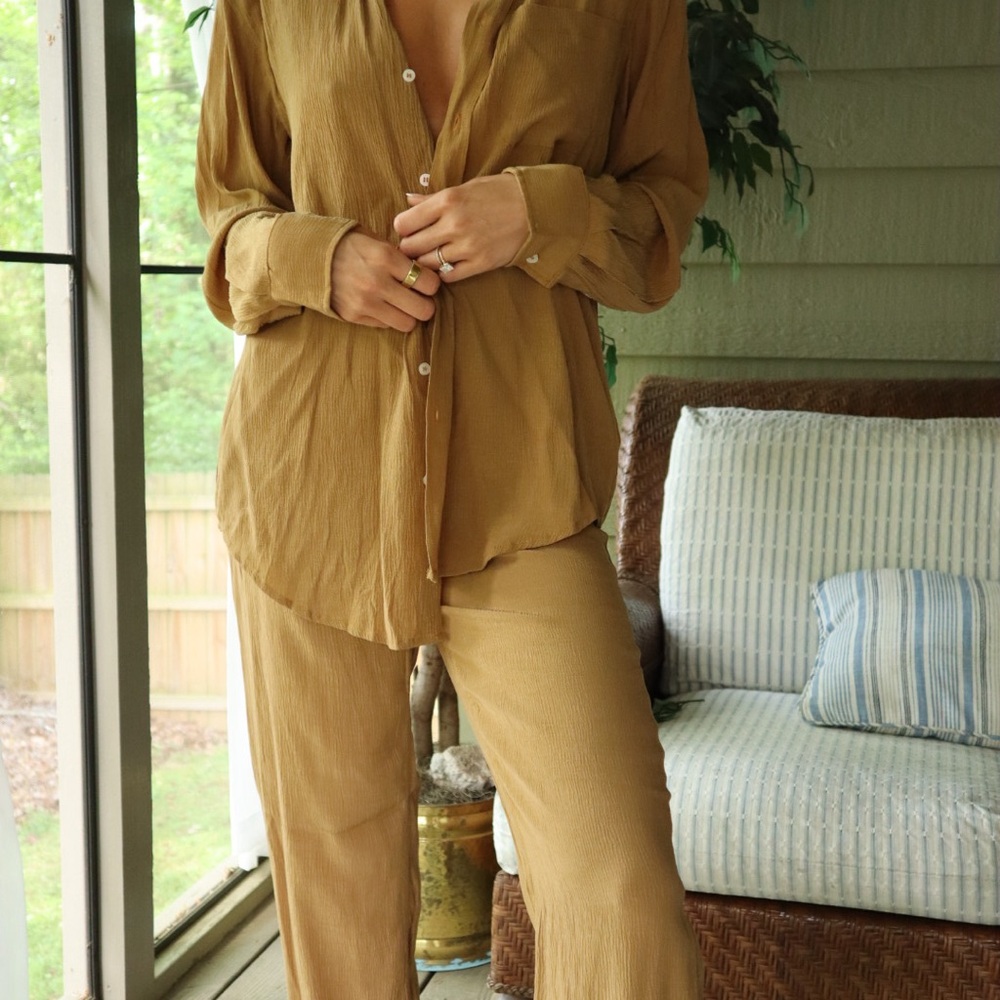 Women’s Relaxed Button-Up Top and Wide-Leg Pants - Tan
